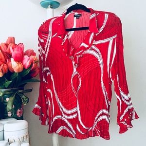 ❤️❤️Beautiful blouse with bell sleeves ❤️❤️